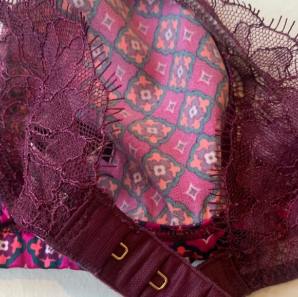 Victoria's Secret Satin Lace Bralette Size M/M - Picture 7 of 8